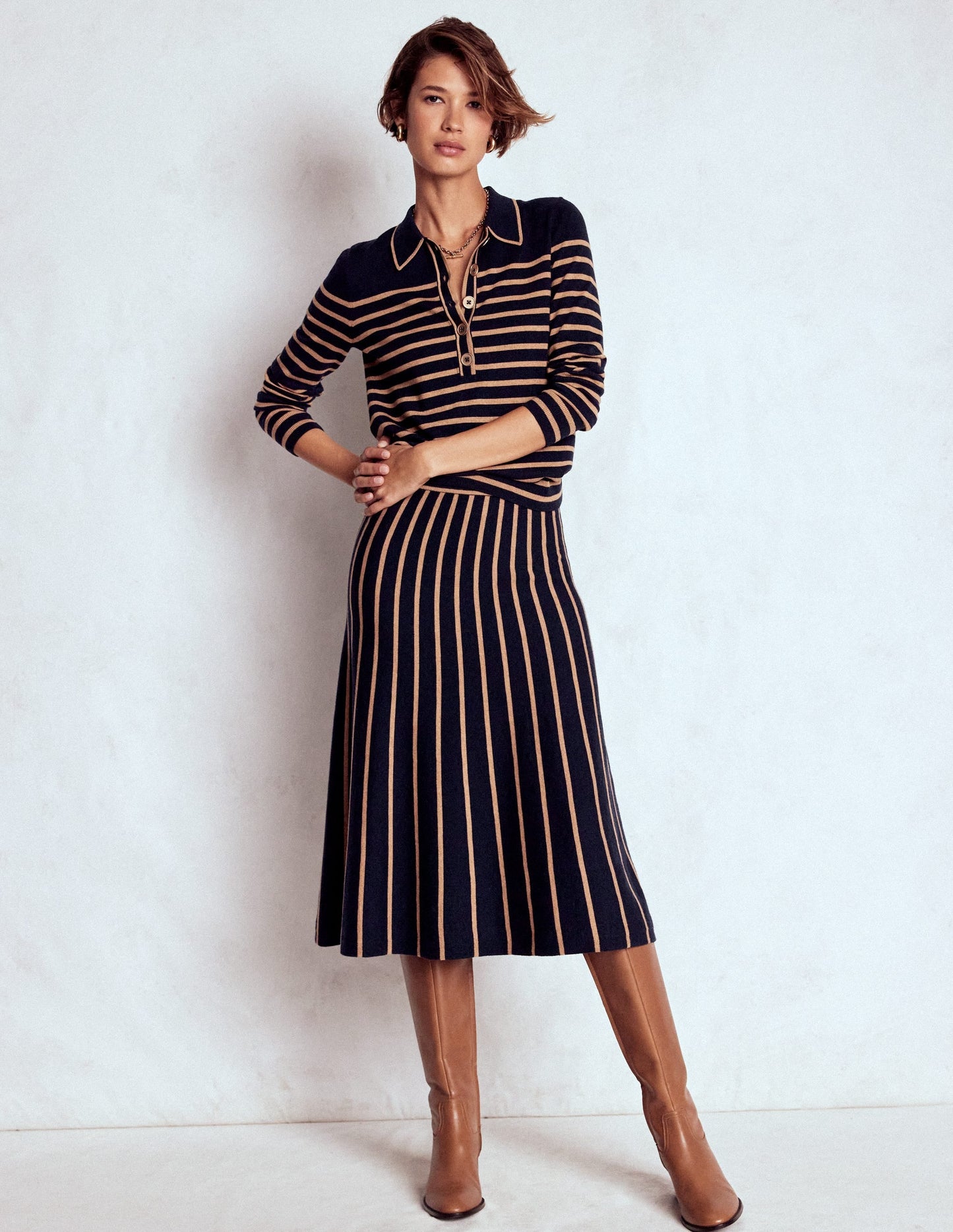 Liz Henley Sweater-Navy / Camel