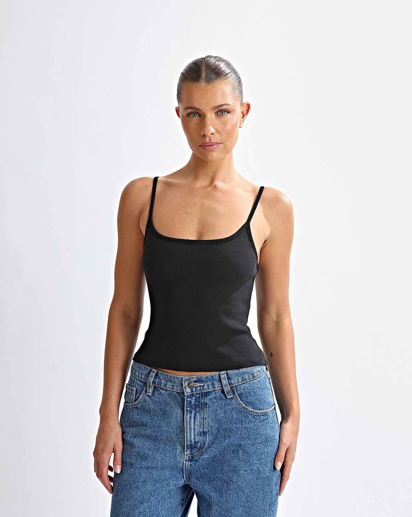 Oli Tank Black