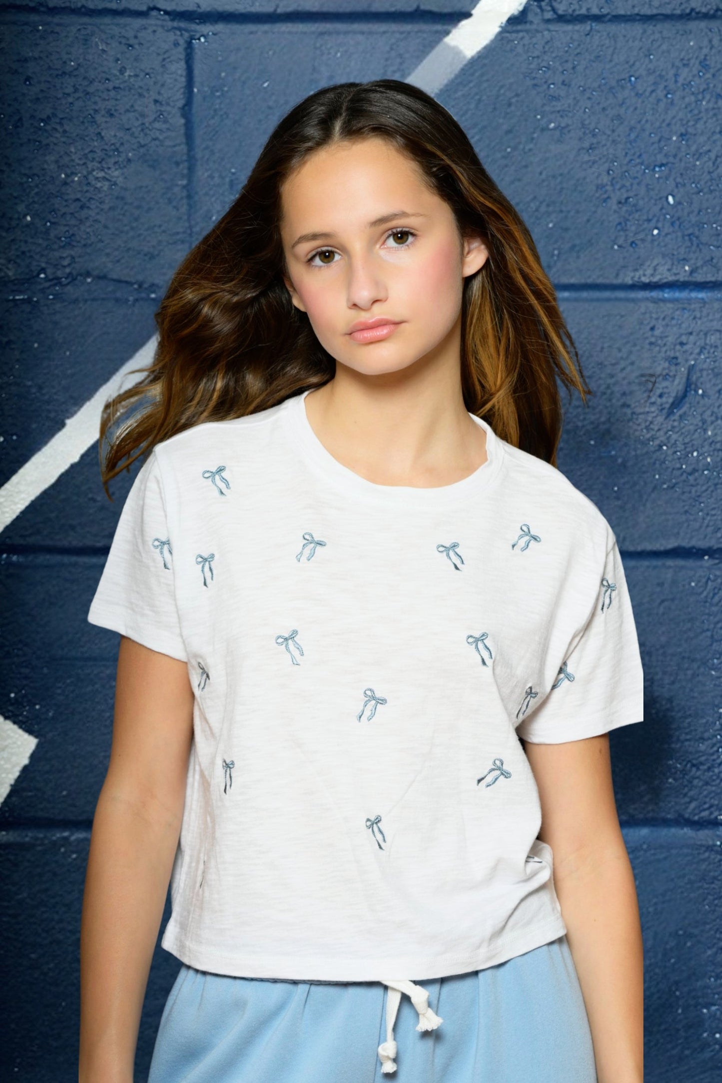 TWEEN FEARLESS W/ EMBROIDERED BOWS