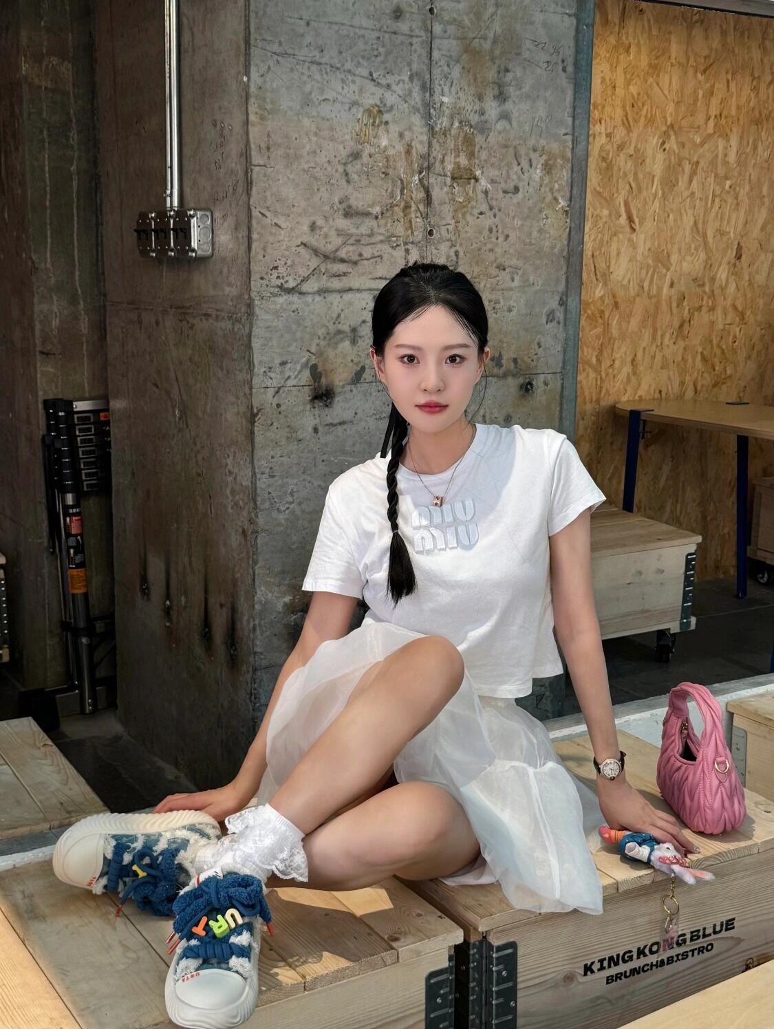 2026 Women’s Short-Sleeved Patchwork Embroidered T-Shirt (FF705)