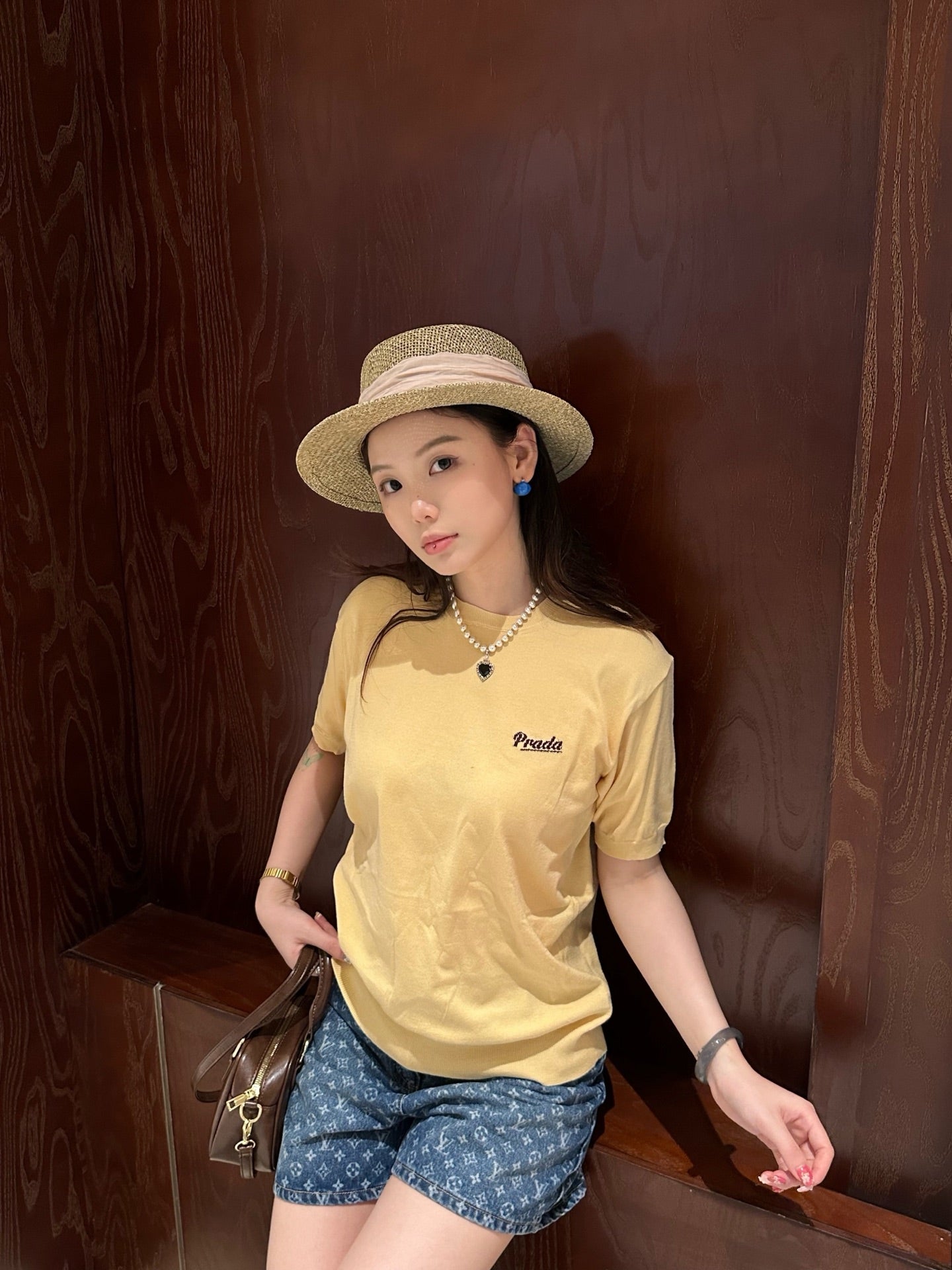 2026 Women’s Triangle Brand Embroidered Short-Sleeved Jumper (DD119)